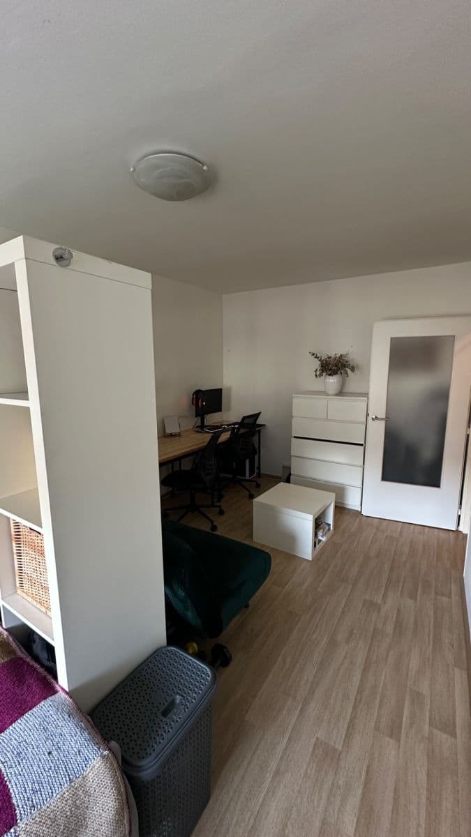 Prenájom bytu 1-izbový 31 m², Svojšovická, Praha, Praha Prenájom bytu 1-izbový 31 m², Svojšovická, Praha, Praha