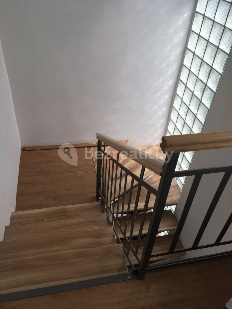 Prenájom bytu 3-izbový 58 m², Jílová, Olomouc, Olomoucký kraj Prenájom bytu 3-izbový 58 m², Jílová, Olomouc, Olomoucký kraj