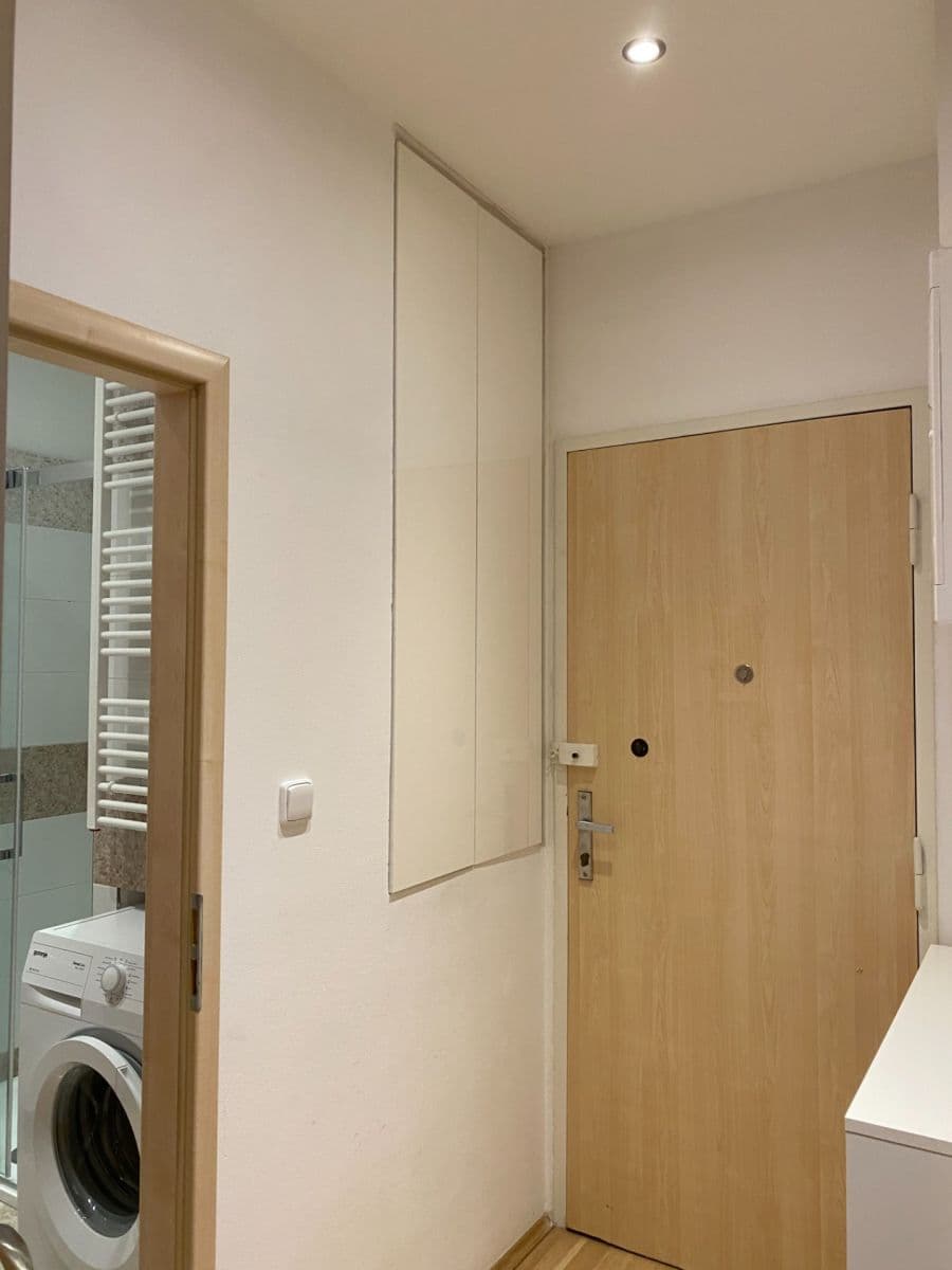 Prenájom bytu 2-izbový 42 m², Kafkova, Praha, Praha Prenájom bytu 2-izbový 42 m², Kafkova, Praha, Praha