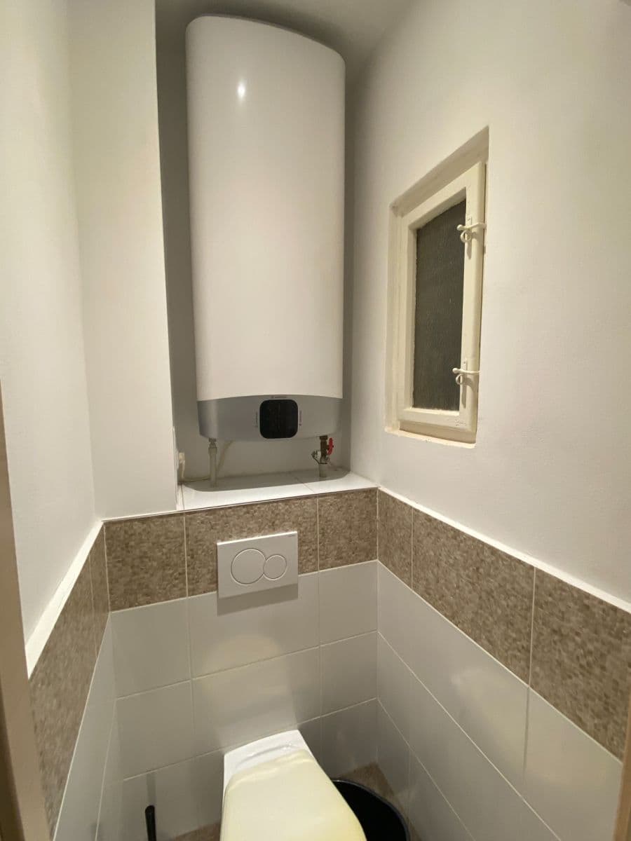 Prenájom bytu 2-izbový 42 m², Kafkova, Praha, Praha Prenájom bytu 2-izbový 42 m², Kafkova, Praha, Praha