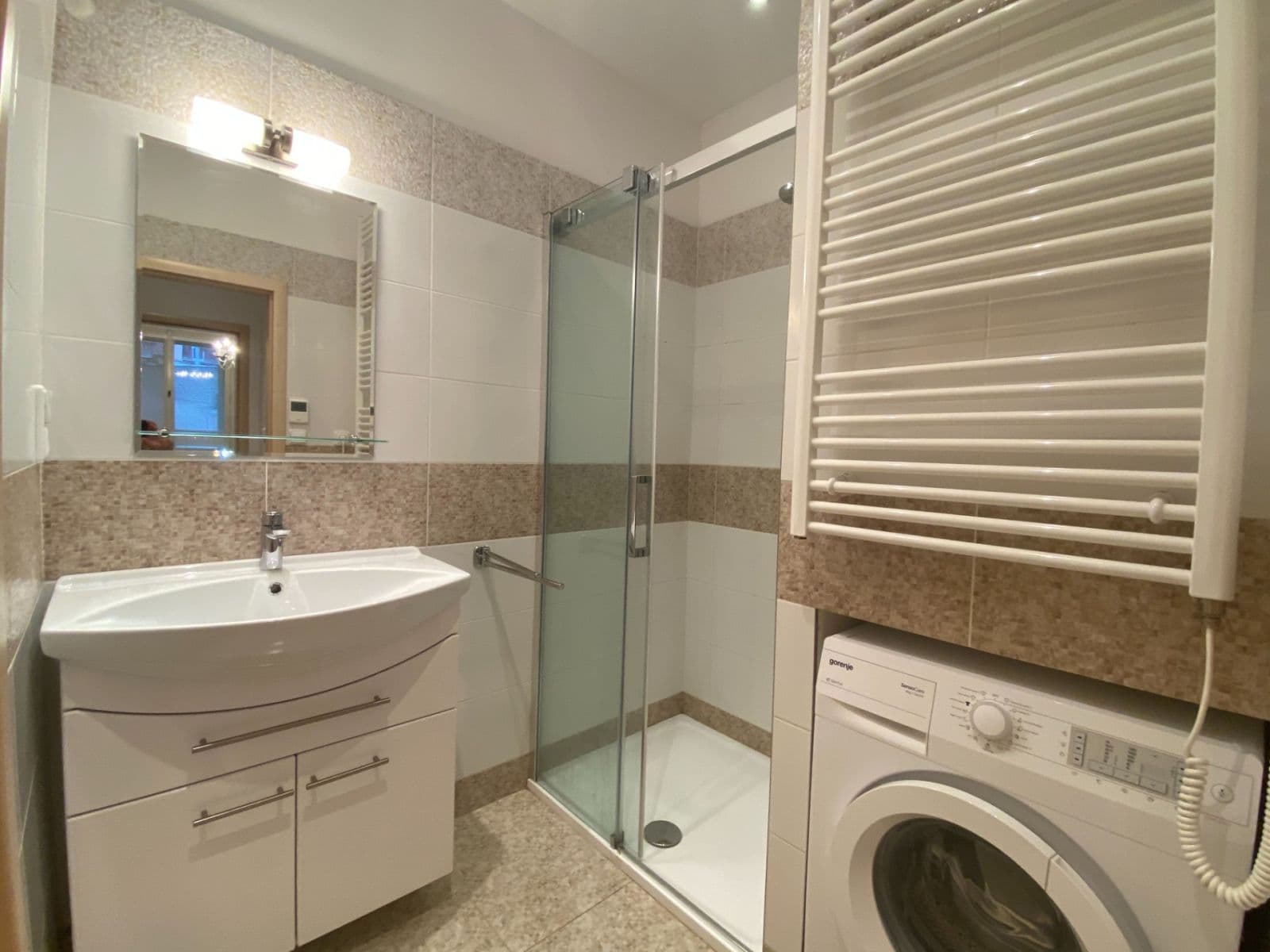 Prenájom bytu 2-izbový 42 m², Kafkova, Praha, Praha Prenájom bytu 2-izbový 42 m², Kafkova, Praha, Praha
