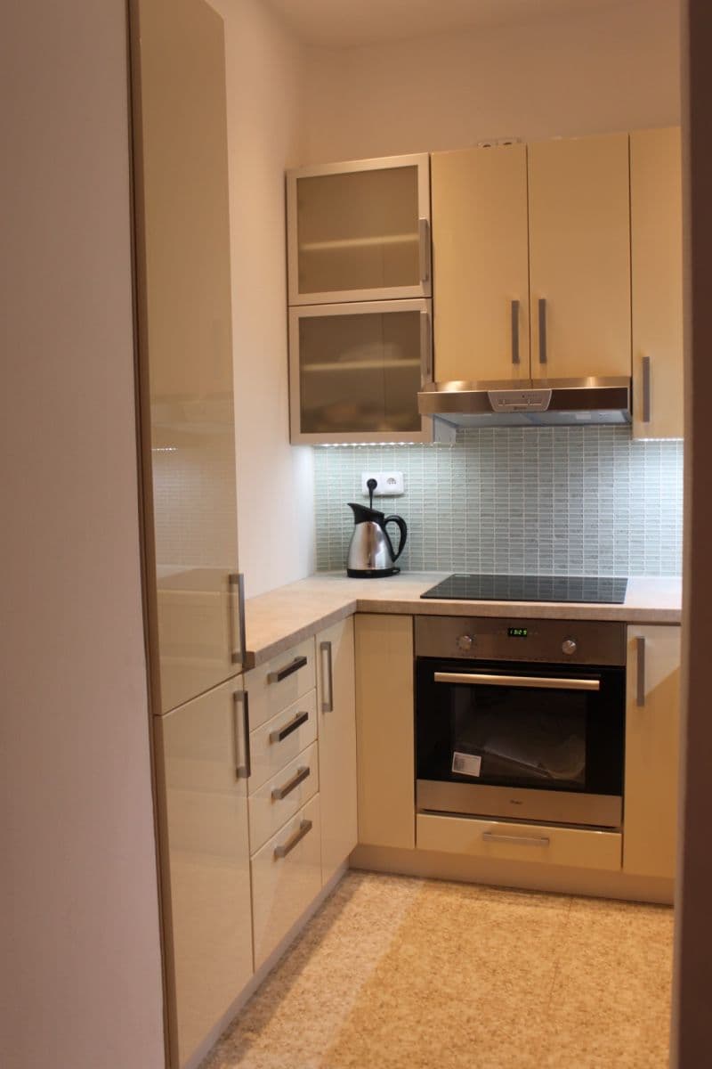 Prenájom bytu 2-izbový 42 m², Kafkova, Praha, Praha Prenájom bytu 2-izbový 42 m², Kafkova, Praha, Praha