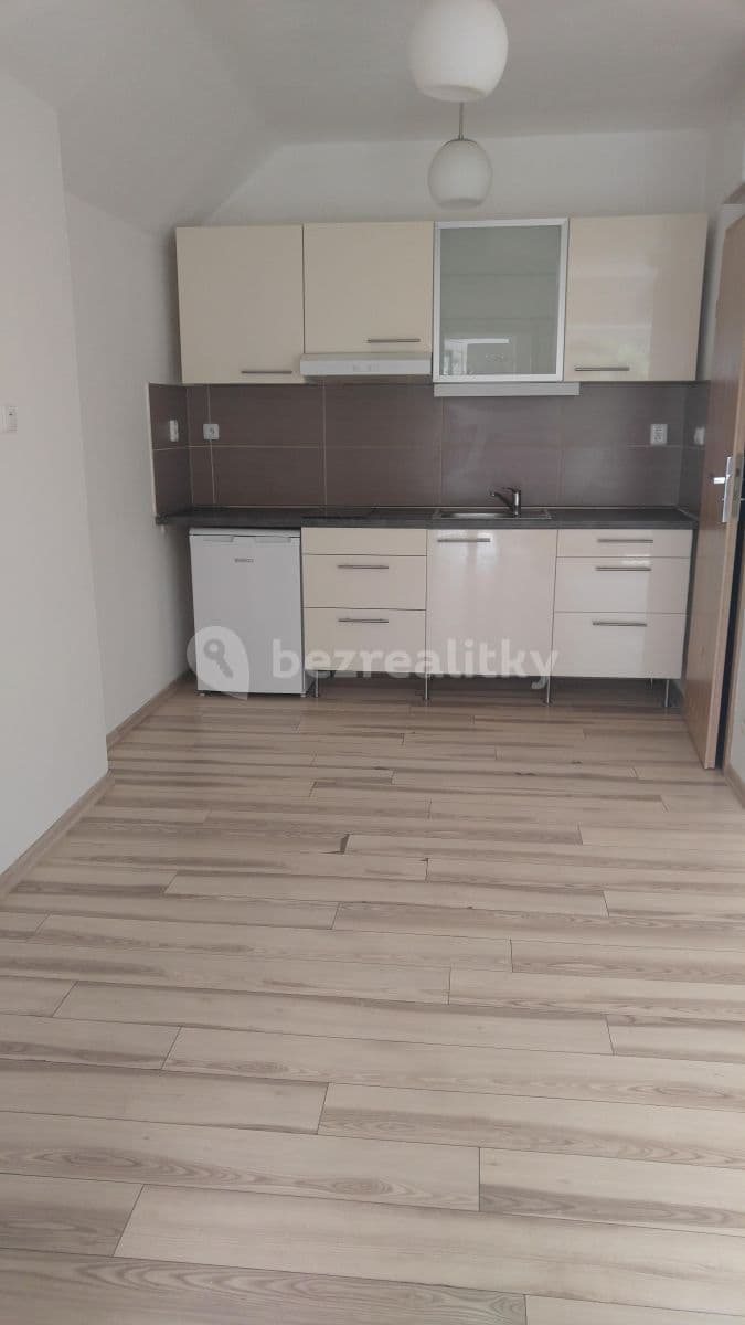 Prenájom bytu 1-izbový 31 m², Bruzovská, Frýdek-Místek, Moravskoslezský kraj Prenájom bytu 1-izbový 31 m², Bruzovská, Frýdek-Místek, Moravskoslezský kraj