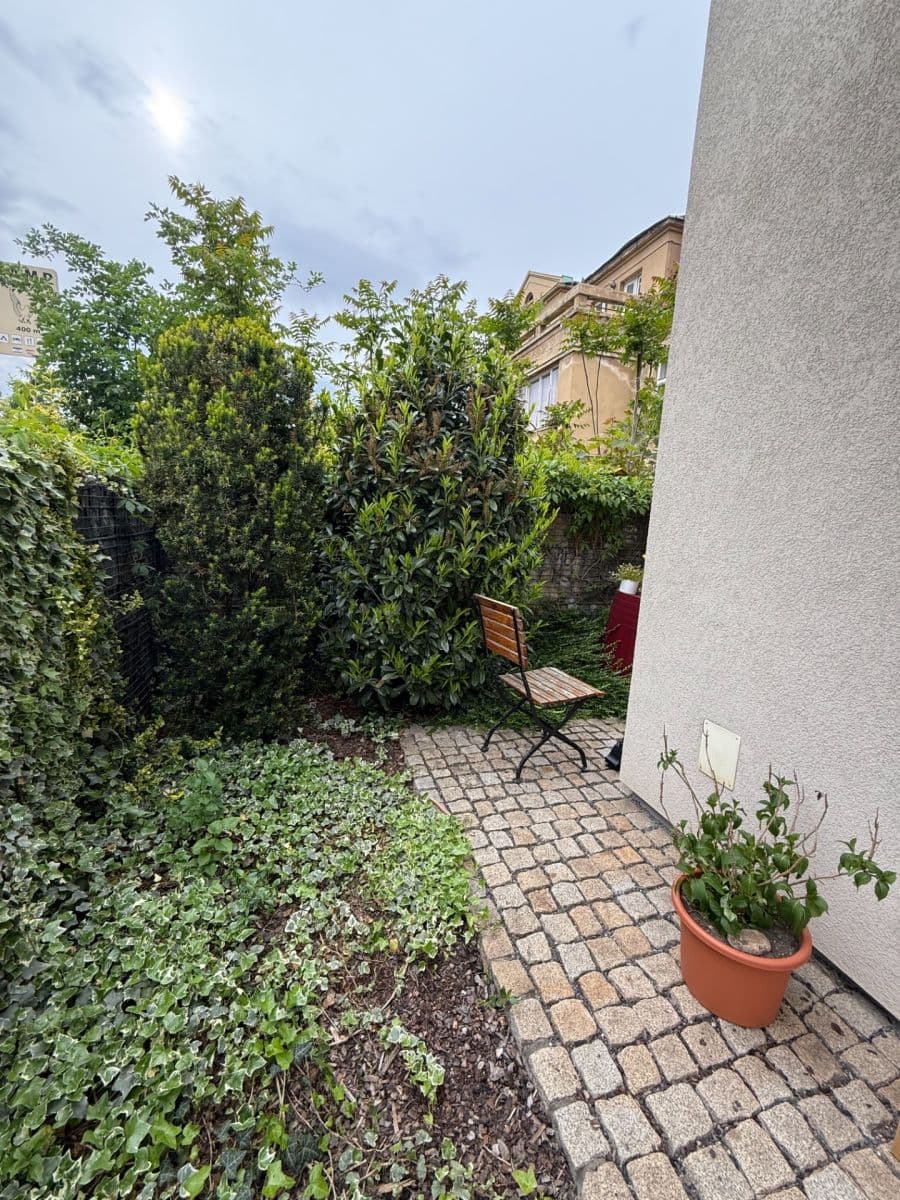 Prenájom bytu 1-izbový 46 m², Trojská, Praha, Praha Prenájom bytu 1-izbový 46 m², Trojská, Praha, Praha