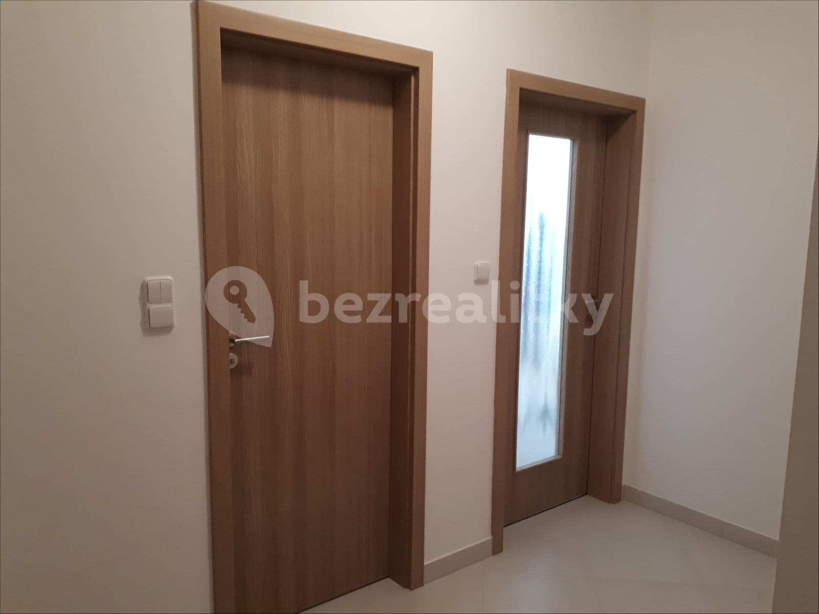 Prenájom bytu 2-izbový 54 m², Kardausova, Praha, Praha Prenájom bytu 2-izbový 54 m², Kardausova, Praha, Praha