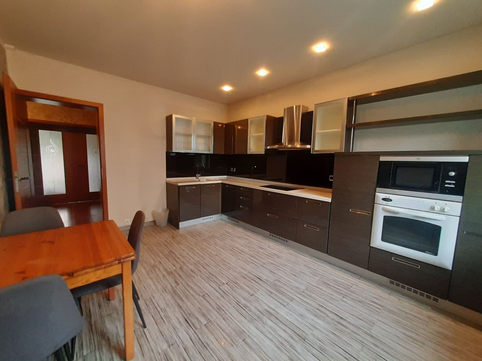 Prenájom bytu 4-izbový 97 m², Přemyšlenská, Praha, Praha Prenájom bytu 4-izbový 97 m², Přemyšlenská, Praha, Praha