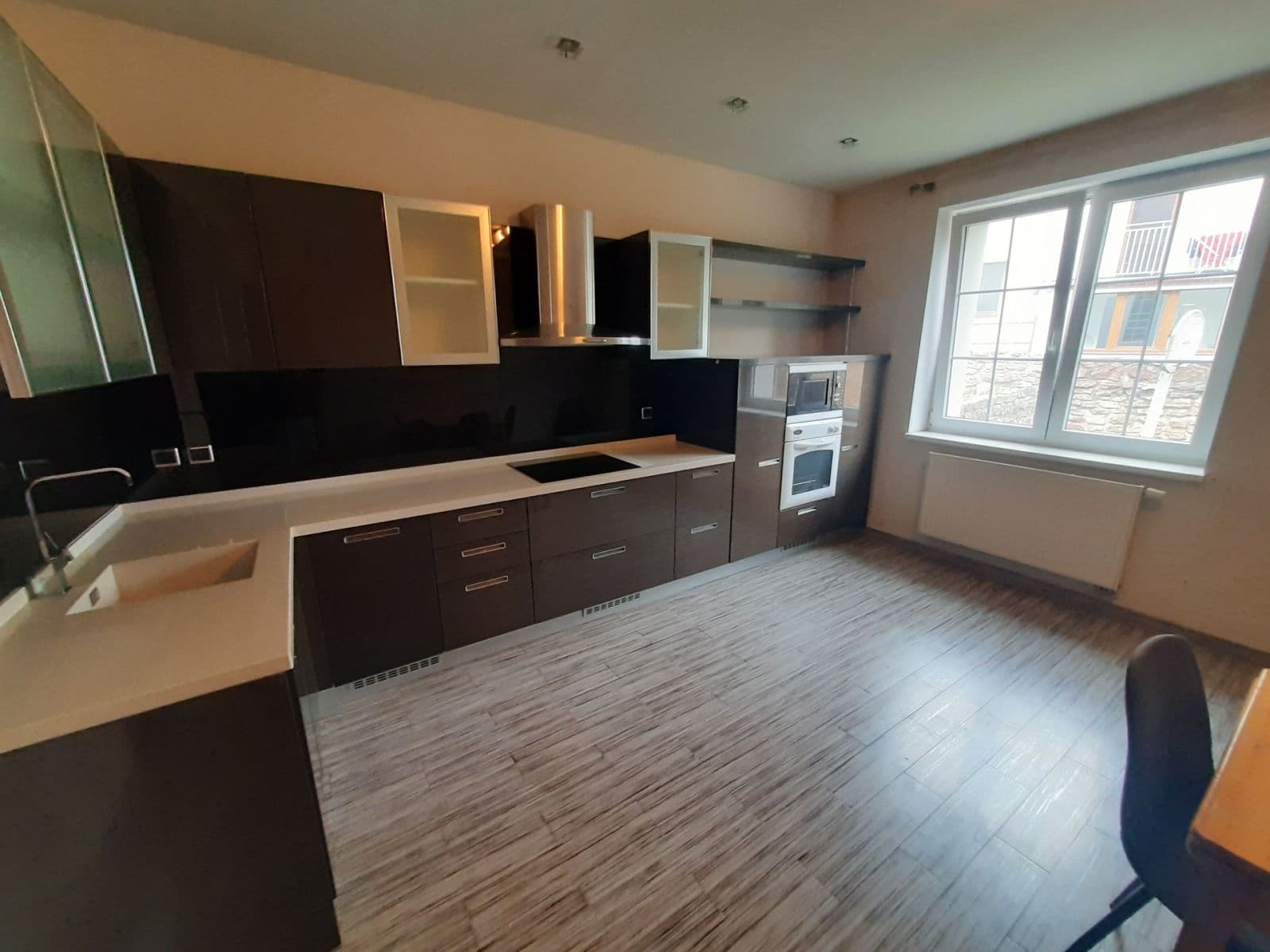 Prenájom bytu 4-izbový 97 m², Přemyšlenská, Praha, Praha Prenájom bytu 4-izbový 97 m², Přemyšlenská, Praha, Praha