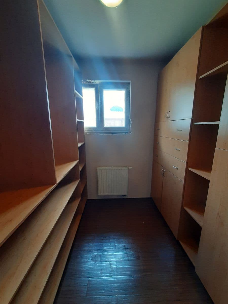 Prenájom bytu 4-izbový 97 m², Přemyšlenská, Praha, Praha Prenájom bytu 4-izbový 97 m², Přemyšlenská, Praha, Praha