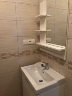 Prenájom bytu Garsoniéra 24 m², Letců, Hradec Králové, Královéhradecký kraj Prenájom bytu Garsoniéra 24 m², Letců, Hradec Králové, Královéhradecký kraj