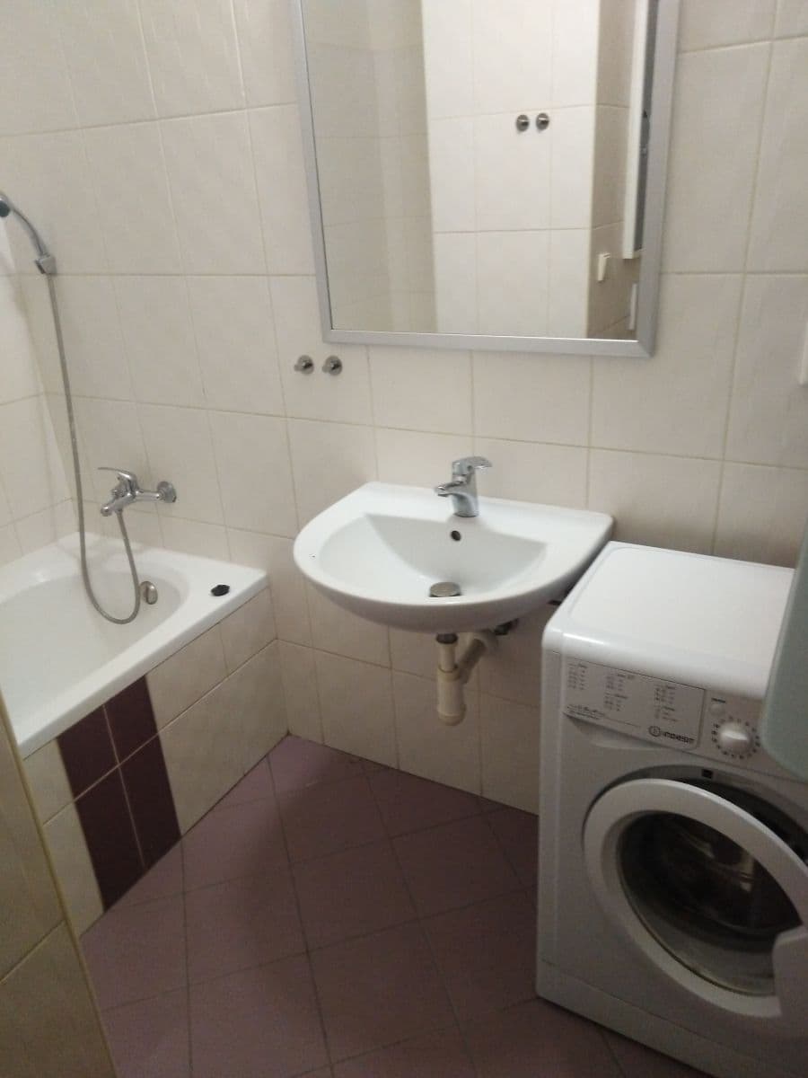 Prenájom bytu 3-izbový 111 m², Stará, Brno, Jihomoravský kraj Prenájom bytu 3-izbový 111 m², Stará, Brno, Jihomoravský kraj