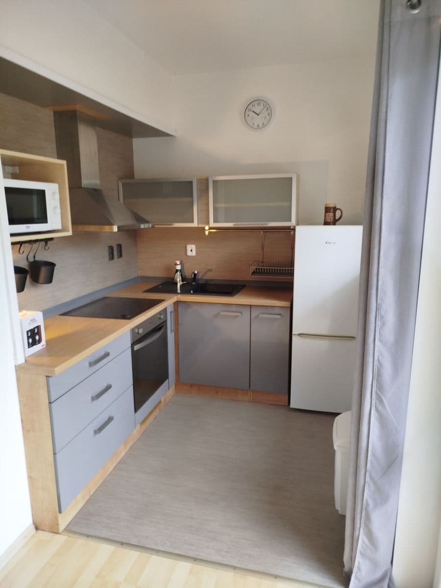 Prenájom bytu 3-izbový 111 m², Stará, Brno, Jihomoravský kraj Prenájom bytu 3-izbový 111 m², Stará, Brno, Jihomoravský kraj