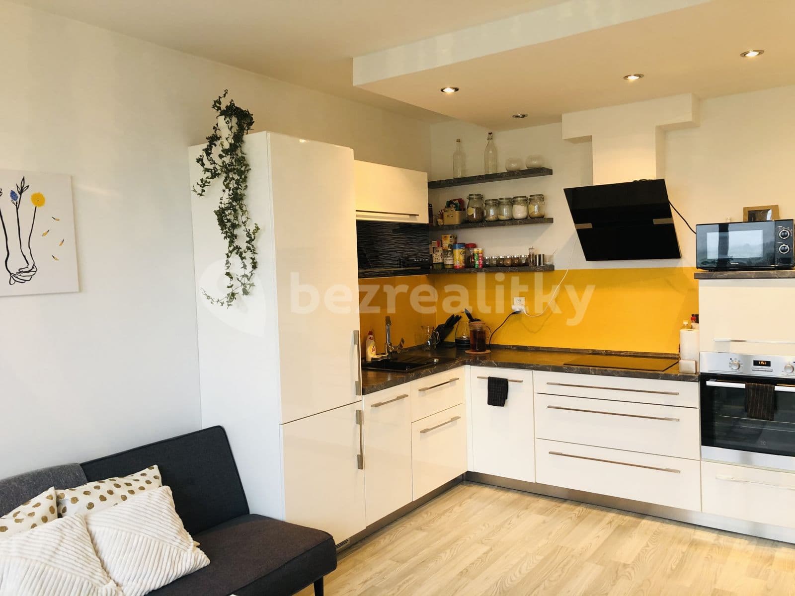 Prenájom bytu 2-izbový 47 m², Hrnčířská, Jesenice, Středočeský kraj Prenájom bytu 2-izbový 47 m², Hrnčířská, Jesenice, Středočeský kraj