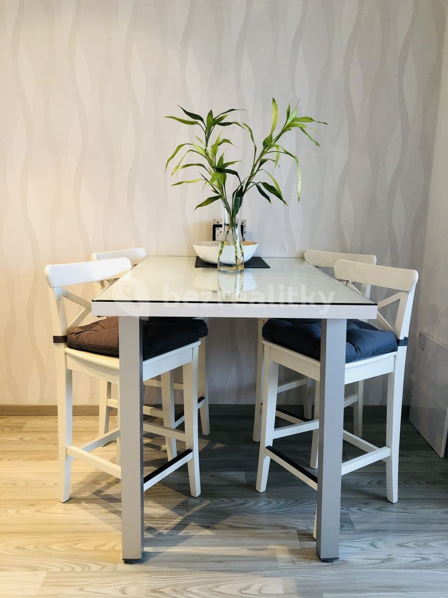 Prenájom bytu 2-izbový 47 m², Hrnčířská, Jesenice, Středočeský kraj Prenájom bytu 2-izbový 47 m², Hrnčířská, Jesenice, Středočeský kraj