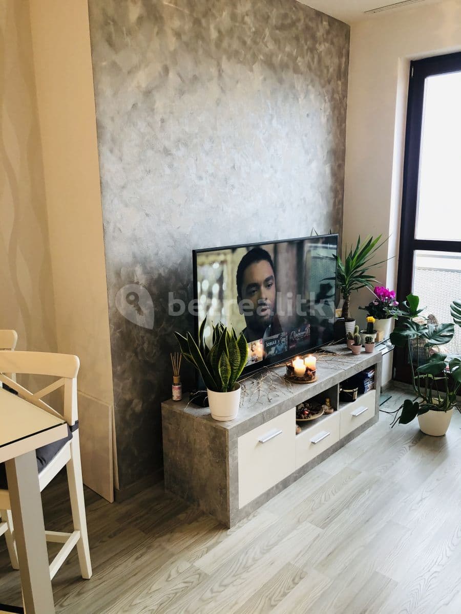 Prenájom bytu 2-izbový 47 m², Hrnčířská, Jesenice, Středočeský kraj Prenájom bytu 2-izbový 47 m², Hrnčířská, Jesenice, Středočeský kraj