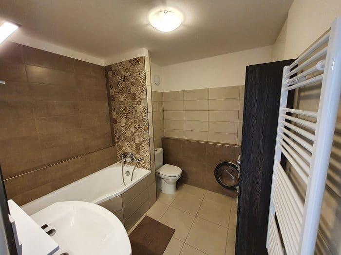 Prenájom bytu 4-izbový 85 m², Mimoňská, Praha, Praha Prenájom bytu 4-izbový 85 m², Mimoňská, Praha, Praha