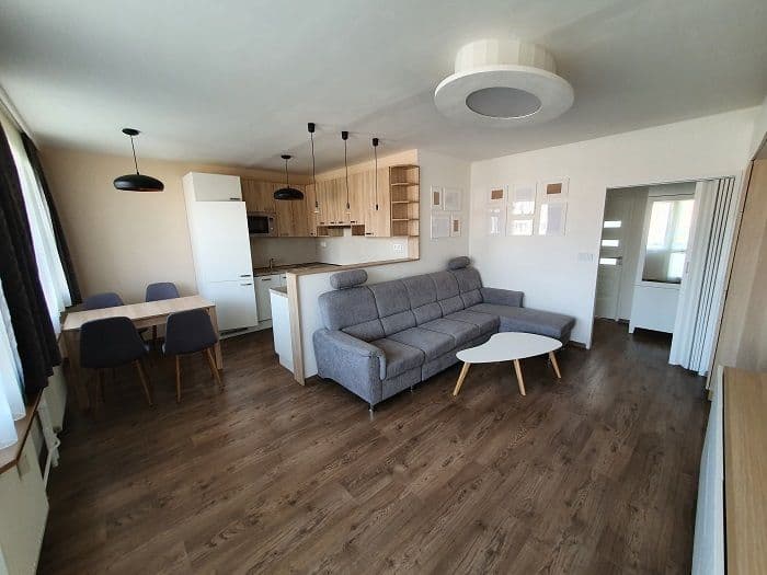 Prenájom bytu 4-izbový 85 m², Mimoňská, Praha, Praha Prenájom bytu 4-izbový 85 m², Mimoňská, Praha, Praha