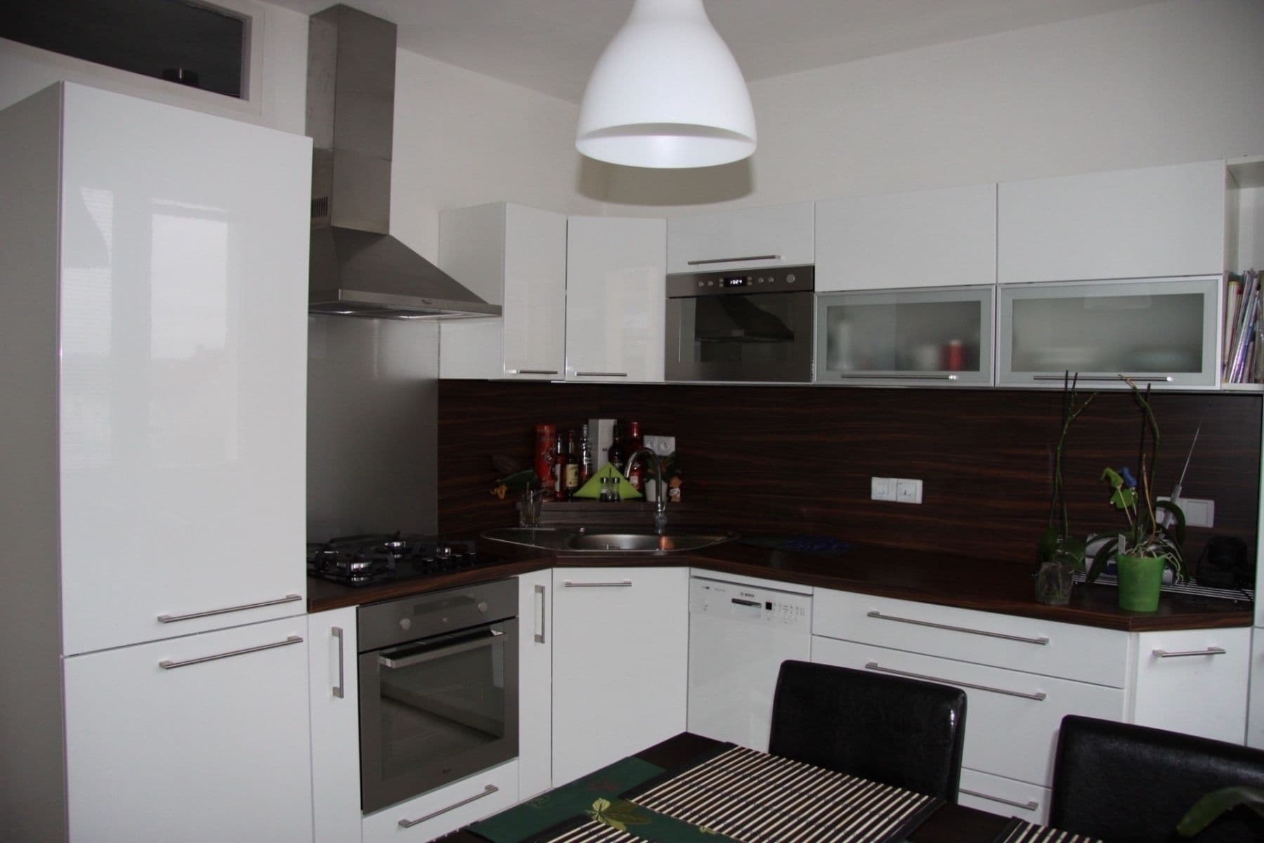 Prenájom bytu 3-izbový 79 m², Údolní, Praha, Praha Prenájom bytu 3-izbový 79 m², Údolní, Praha, Praha
