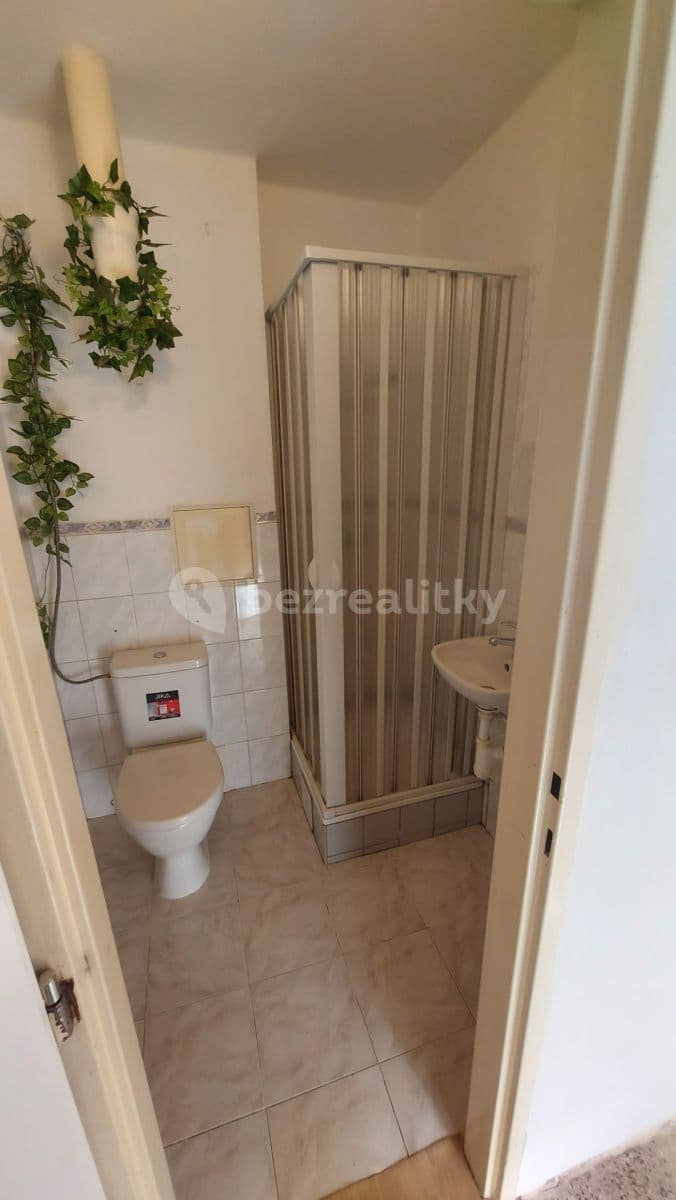 Prenájom bytu 1-izbový 34 m², Akátová, Chrudim, Pardubický kraj Prenájom bytu 1-izbový 34 m², Akátová, Chrudim, Pardubický kraj