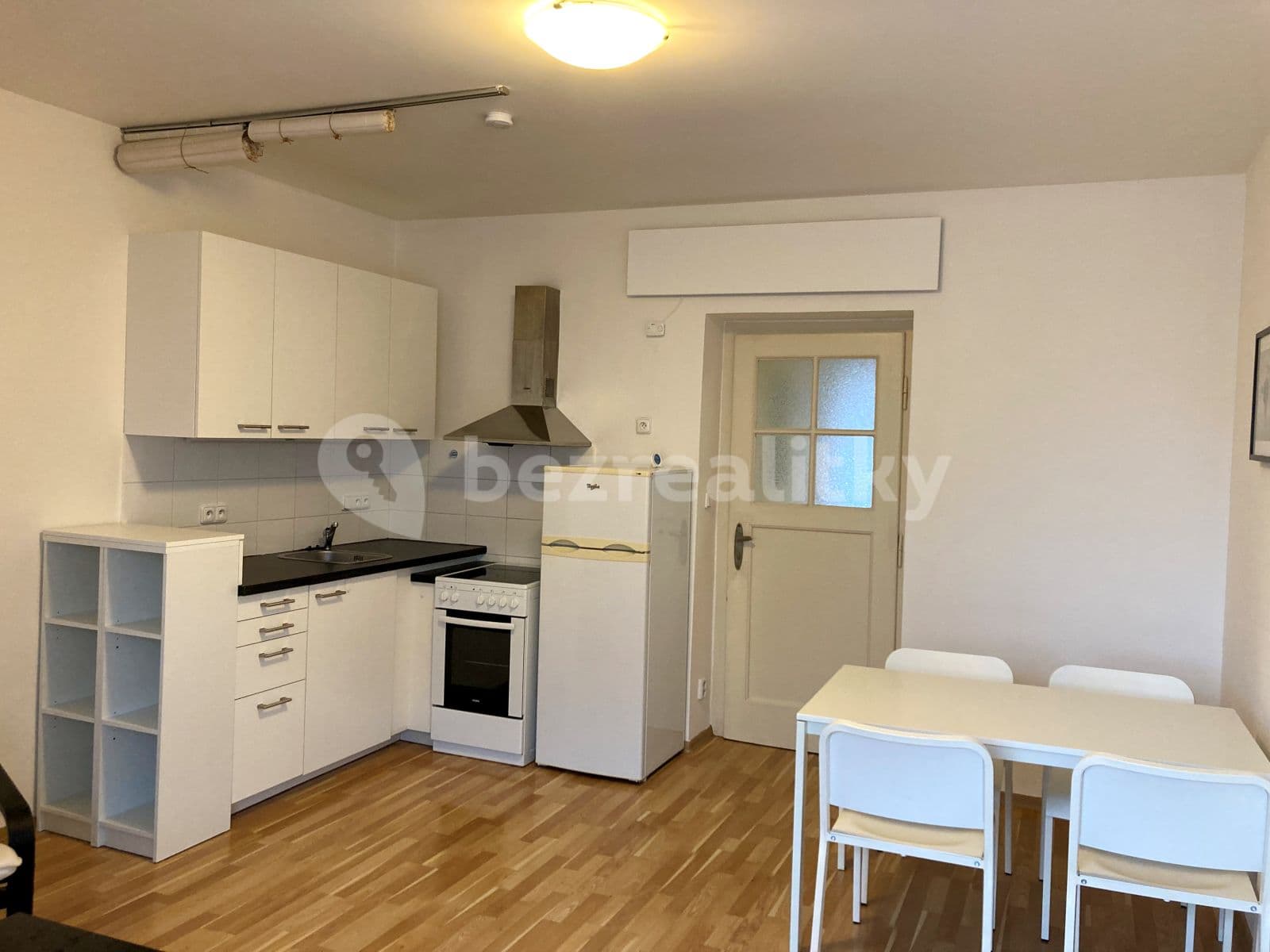 Prenájom bytu 2-izbový 42 m², Malínská, Praha, Praha Prenájom bytu 2-izbový 42 m², Malínská, Praha, Praha
