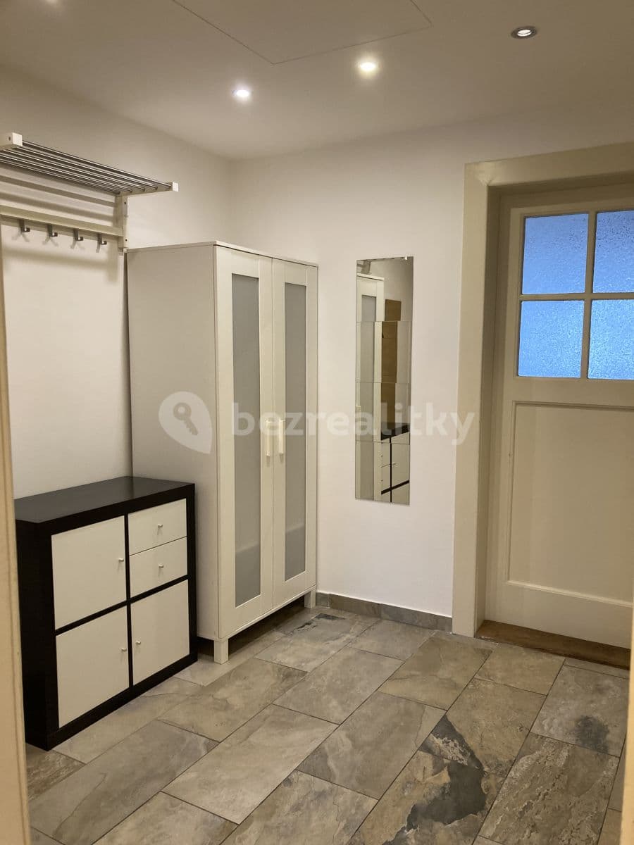 Prenájom bytu 2-izbový 42 m², Malínská, Praha, Praha Prenájom bytu 2-izbový 42 m², Malínská, Praha, Praha