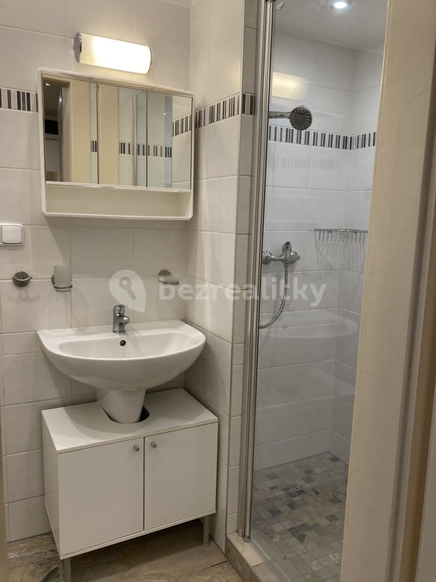 Prenájom bytu 2-izbový 42 m², Malínská, Praha, Praha Prenájom bytu 2-izbový 42 m², Malínská, Praha, Praha