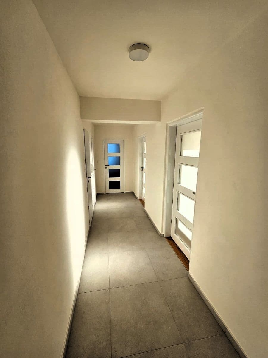 Prenájom bytu 2-izbový 60 m², Pod dálnicí, Praha, Praha Prenájom bytu 2-izbový 60 m², Pod dálnicí, Praha, Praha