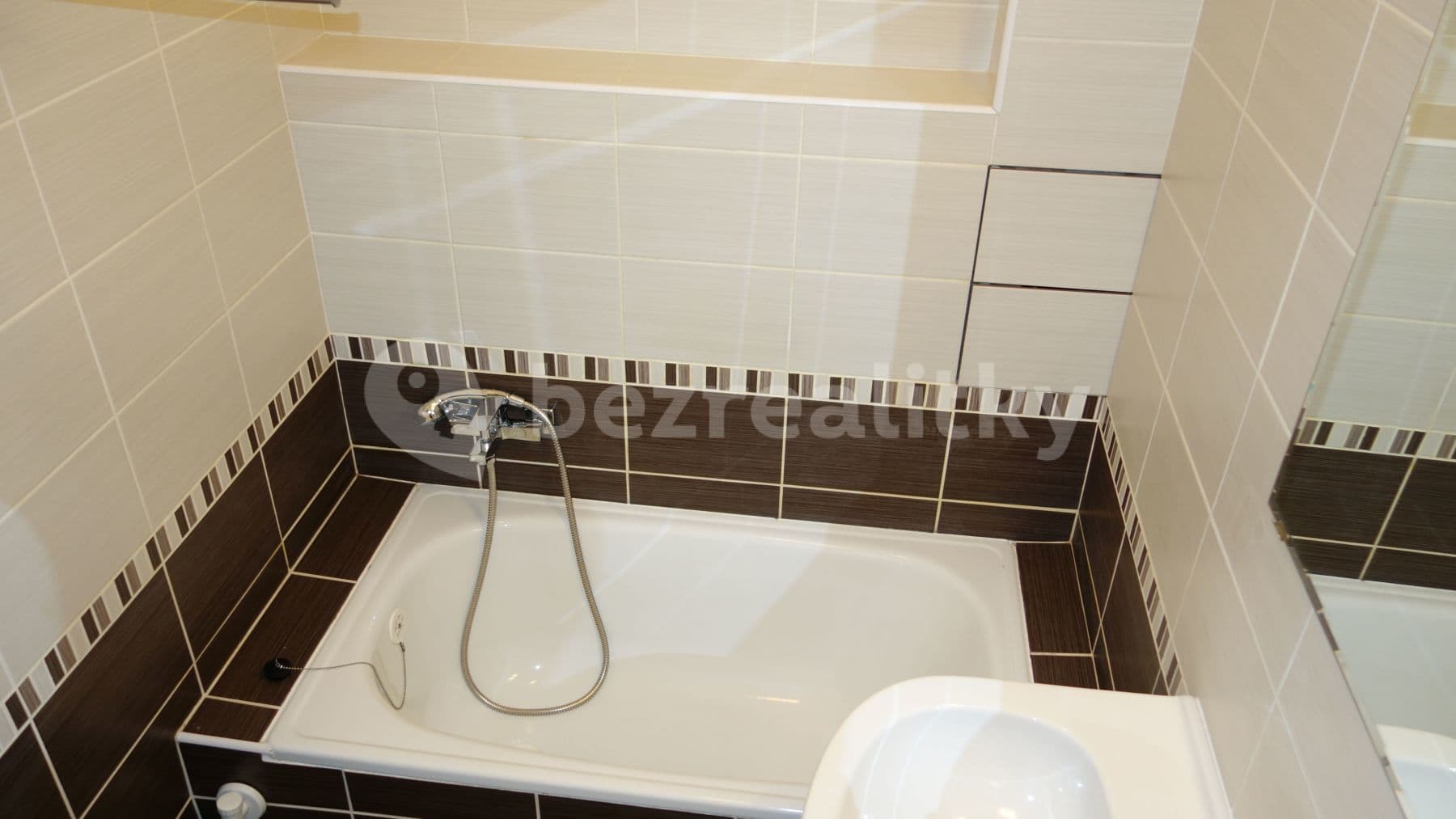 Prenájom bytu 2-izbový 51 m², Drahobejlova, Praha, Praha Prenájom bytu 2-izbový 51 m², Drahobejlova, Praha, Praha