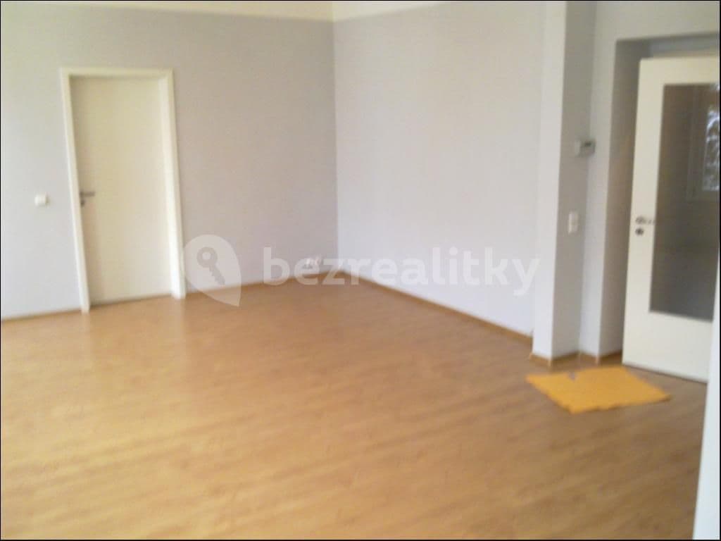 Prenájom bytu 3-izbový 74 m², Moravská, Karlovy Vary, Karlovarský kraj Prenájom bytu 3-izbový 74 m², Moravská, Karlovy Vary, Karlovarský kraj