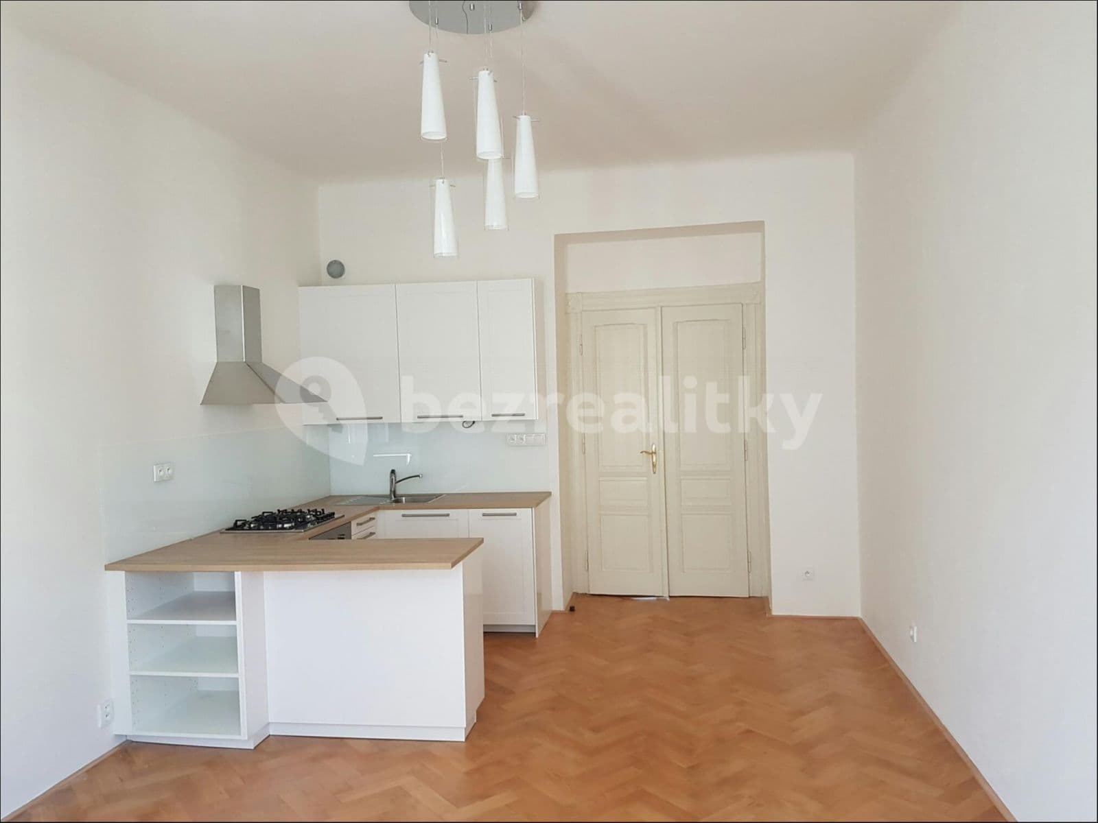Prenájom bytu 3-izbový 74 m², Kolínská, Praha, Praha Prenájom bytu 3-izbový 74 m², Kolínská, Praha, Praha