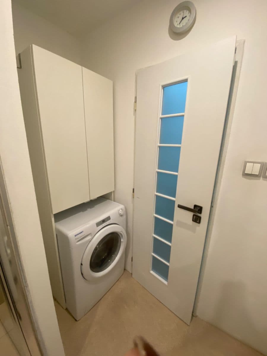 Prenájom bytu 1-izbový 37 m², Sládkovičova, Praha, Praha Prenájom bytu 1-izbový 37 m², Sládkovičova, Praha, Praha