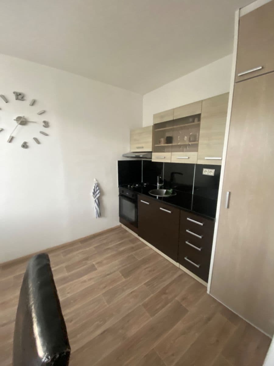 Prenájom bytu 1-izbový 37 m², Sládkovičova, Praha, Praha Prenájom bytu 1-izbový 37 m², Sládkovičova, Praha, Praha