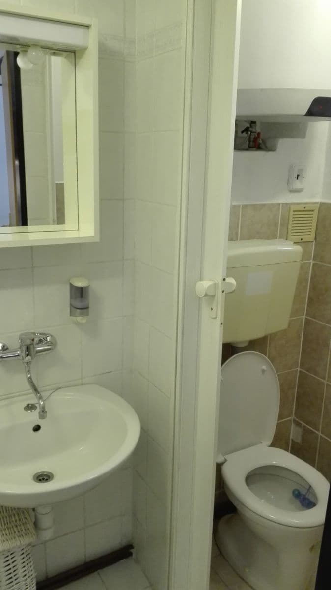 Prenájom bytu 1-izbový 37 m², Tomkova, Olomouc, Olomoucký kraj Prenájom bytu 1-izbový 37 m², Tomkova, Olomouc, Olomoucký kraj