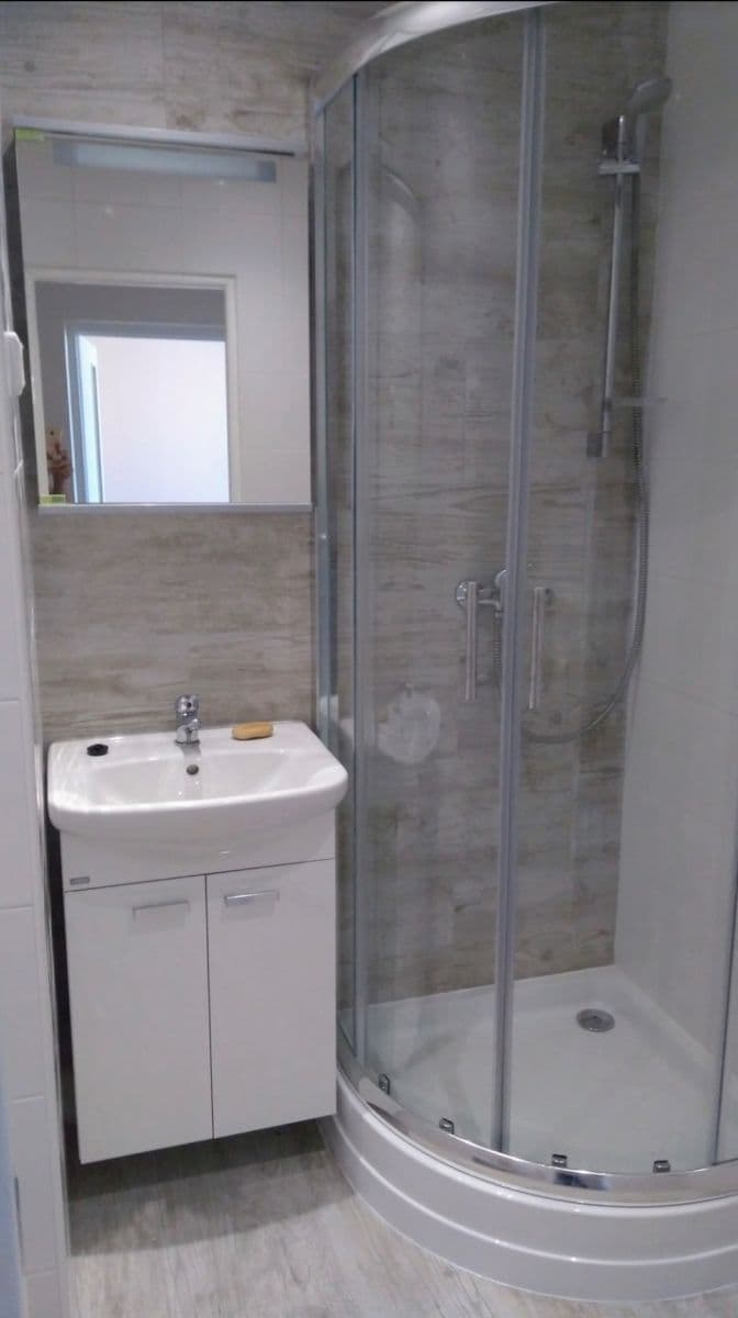 Prenájom bytu 2-izbový 43 m², Jabloňová, Praha, Praha Prenájom bytu 2-izbový 43 m², Jabloňová, Praha, Praha