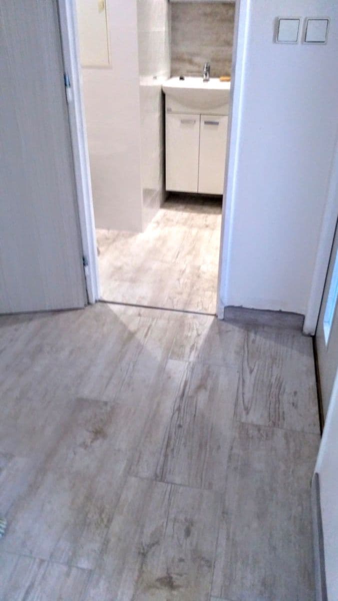 Prenájom bytu 2-izbový 43 m², Jabloňová, Praha, Praha Prenájom bytu 2-izbový 43 m², Jabloňová, Praha, Praha