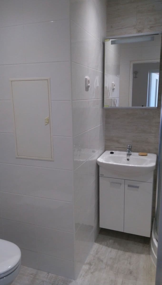 Prenájom bytu 2-izbový 43 m², Jabloňová, Praha, Praha Prenájom bytu 2-izbový 43 m², Jabloňová, Praha, Praha