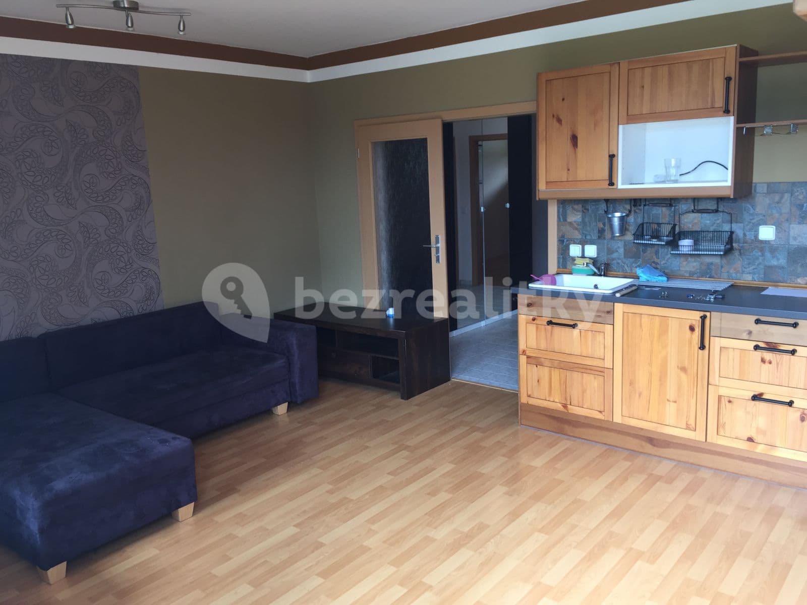 Prenájom bytu 3-izbový 67 m², Komenského, Horoměřice, Středočeský kraj Prenájom bytu 3-izbový 67 m², Komenského, Horoměřice, Středočeský kraj