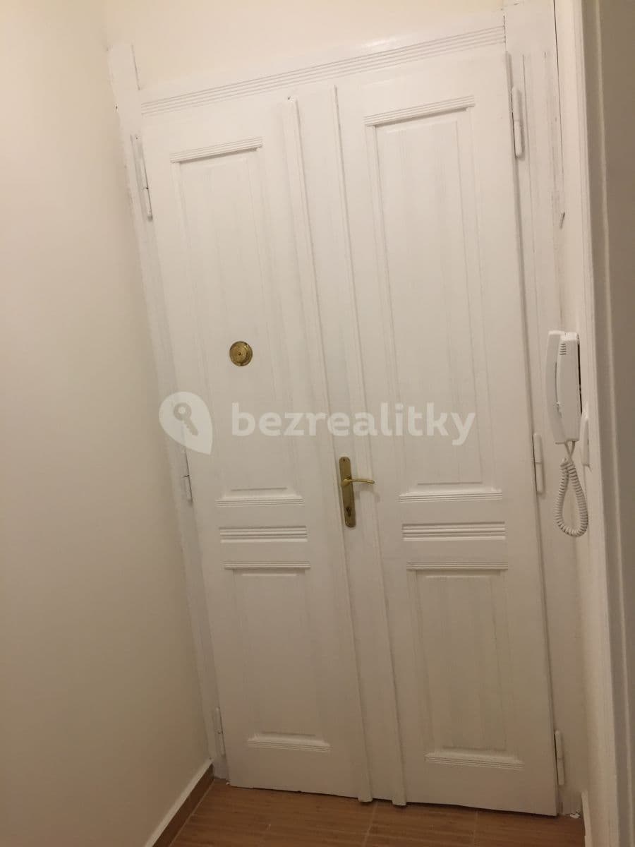 Prenájom bytu 2-izbový 50 m², Ostrovského, Praha, Praha Prenájom bytu 2-izbový 50 m², Ostrovského, Praha, Praha