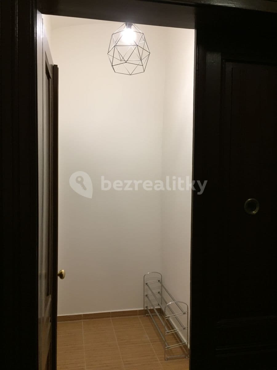 Prenájom bytu 2-izbový 50 m², Ostrovského, Praha, Praha Prenájom bytu 2-izbový 50 m², Ostrovského, Praha, Praha