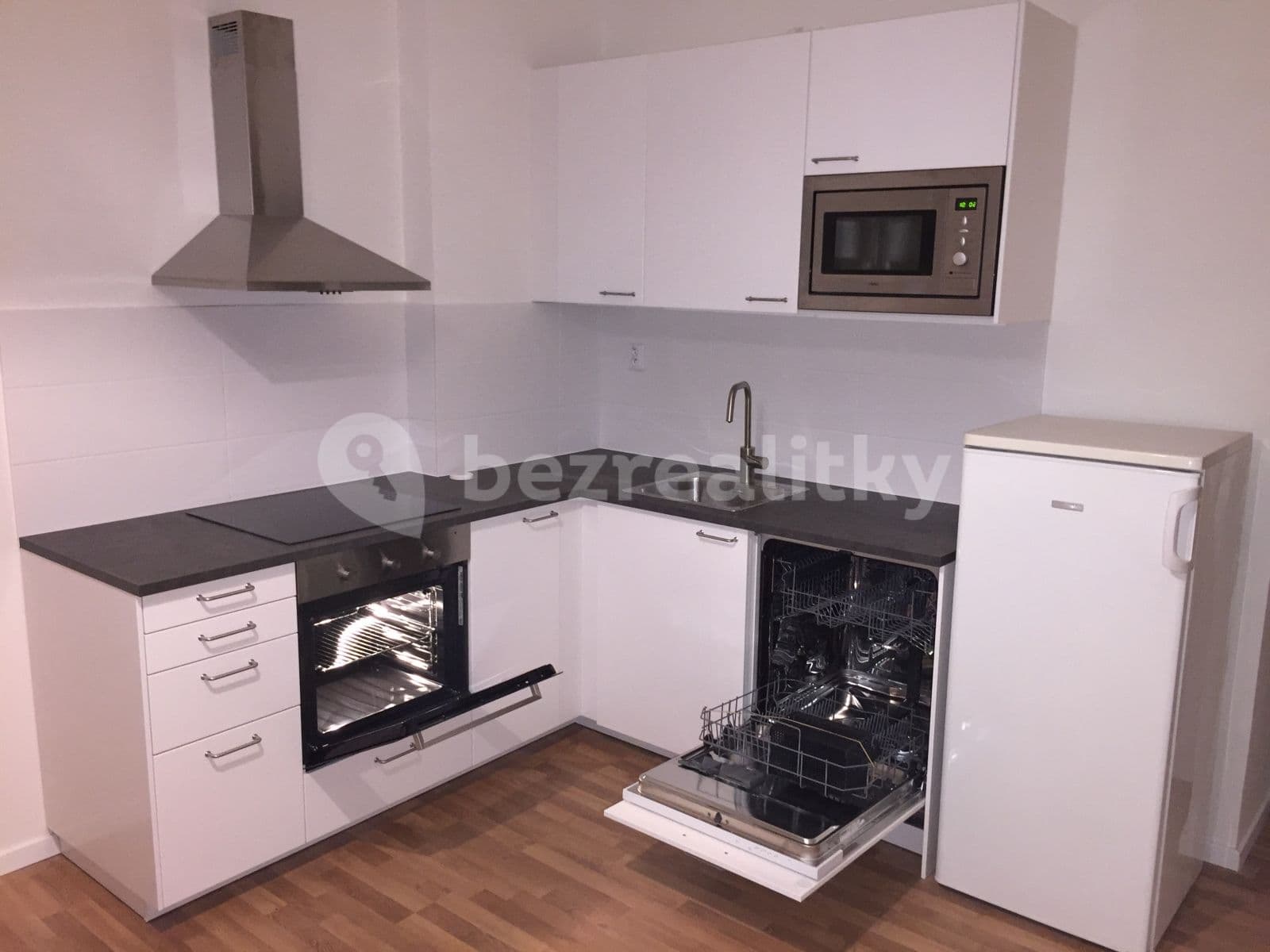 Prenájom bytu 2-izbový 50 m², Ostrovského, Praha, Praha Prenájom bytu 2-izbový 50 m², Ostrovského, Praha, Praha
