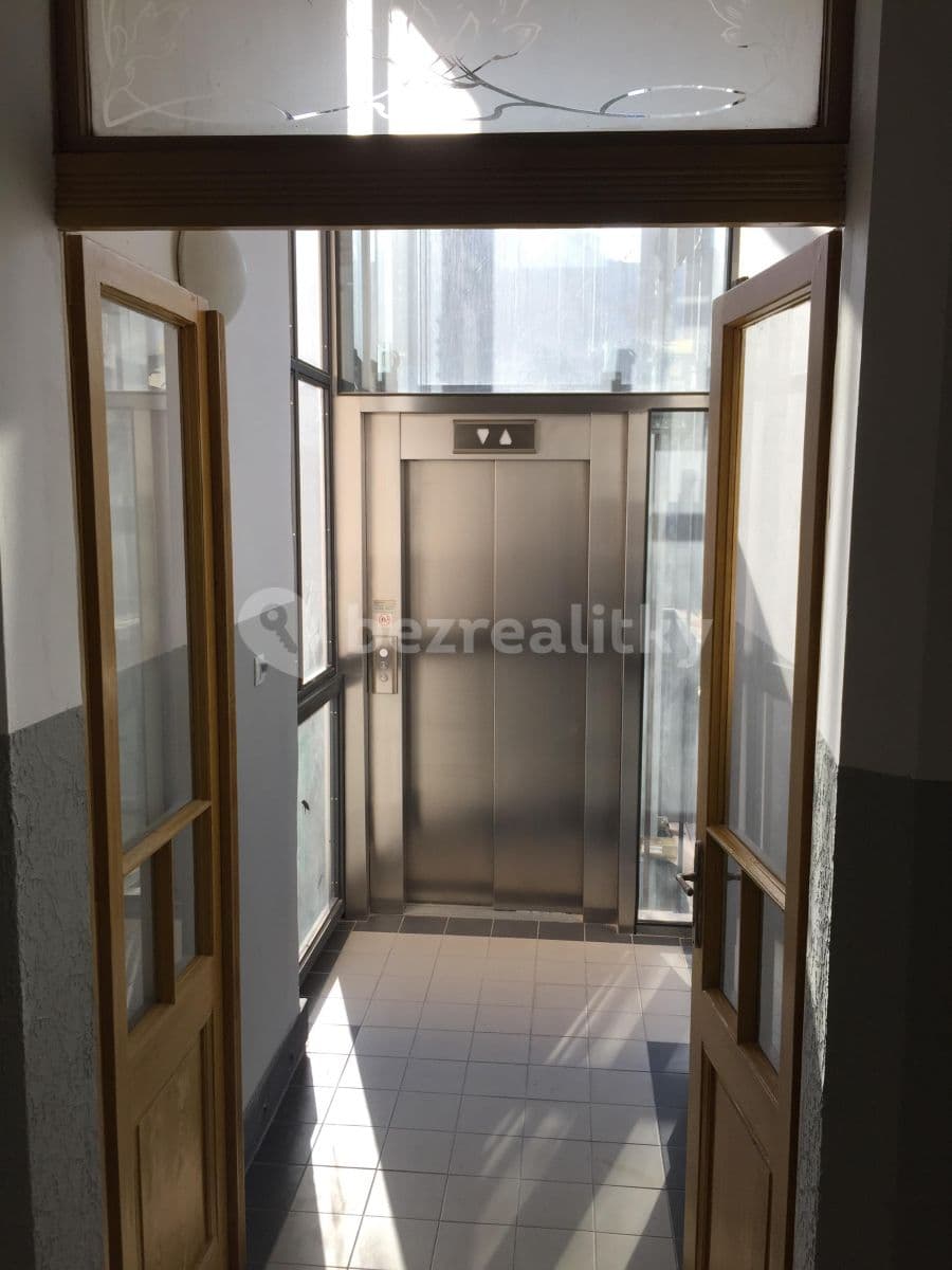 Prenájom bytu 2-izbový 50 m², Ostrovského, Praha, Praha Prenájom bytu 2-izbový 50 m², Ostrovského, Praha, Praha