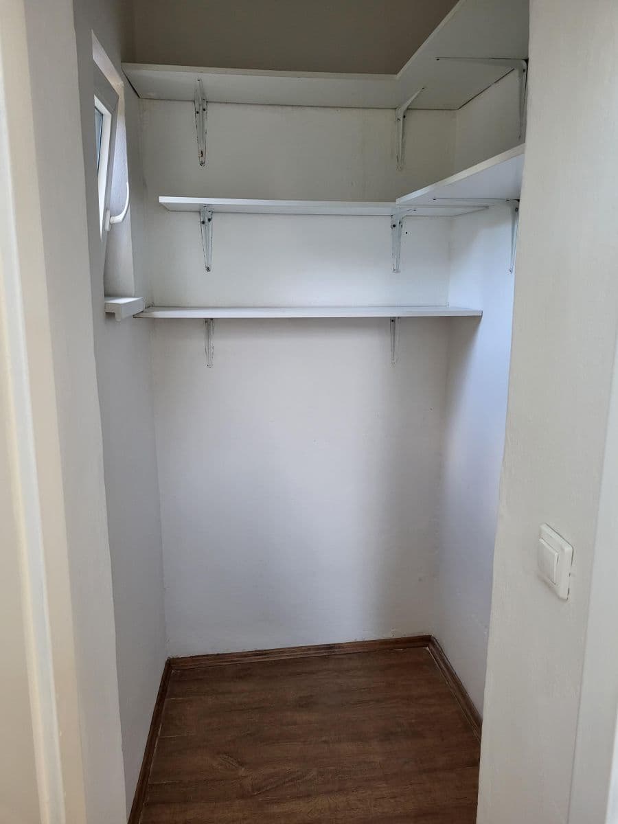 Prenájom bytu 1-izbový 30 m², Baarova, Praha, Praha Prenájom bytu 1-izbový 30 m², Baarova, Praha, Praha