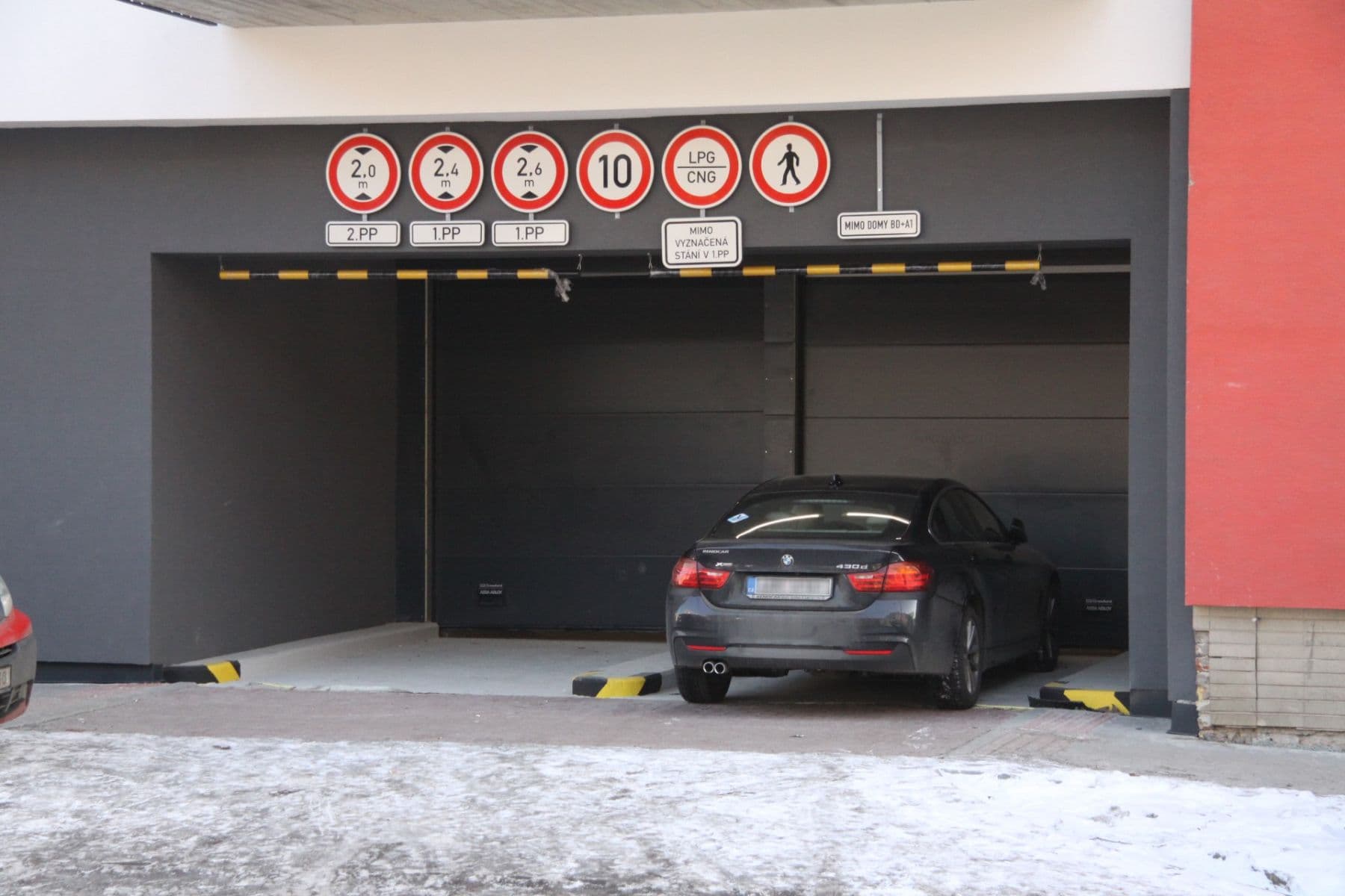 Prenájom garáže 23 m², Poděbradova, Brno, Jihomoravský kraj Prenájom garáže 23 m², Poděbradova, Brno, Jihomoravský kraj