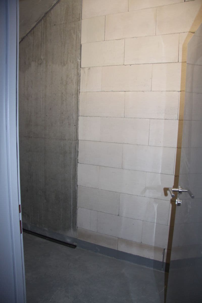 Prenájom garáže 23 m², Poděbradova, Brno, Jihomoravský kraj Prenájom garáže 23 m², Poděbradova, Brno, Jihomoravský kraj