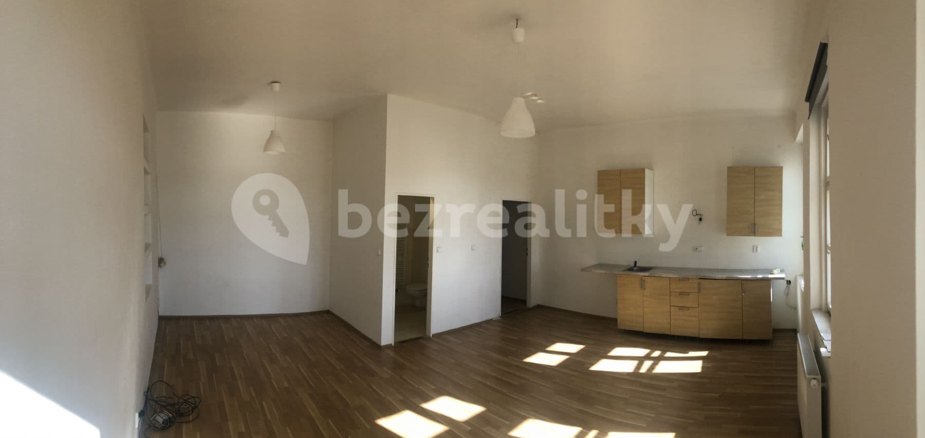 Prenájom bytu 1-izbový 44 m², U Pekařky, Praha, Praha