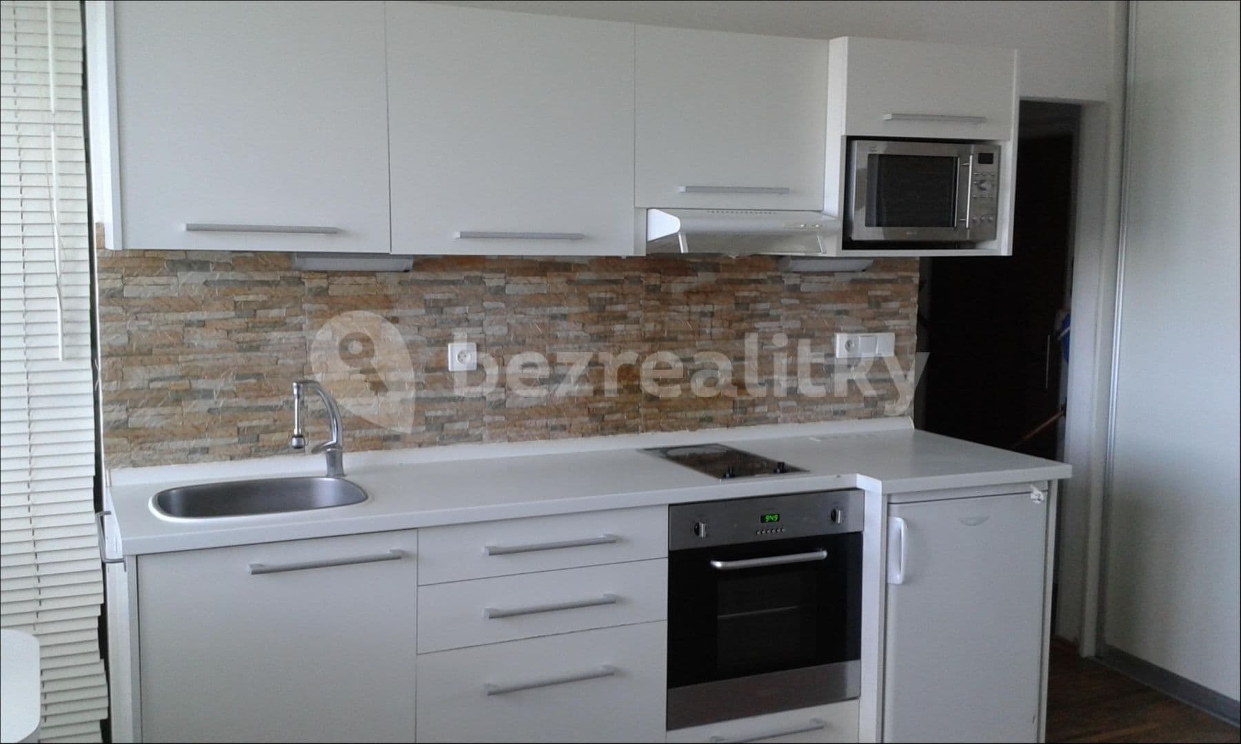 Prenájom bytu 1-izbový 35 m², Husovo náměstí, Nové Město nad Metují, Královéhradecký kraj Prenájom bytu 1-izbový 35 m², Husovo náměstí, Nové Město nad Metují, Královéhradecký kraj