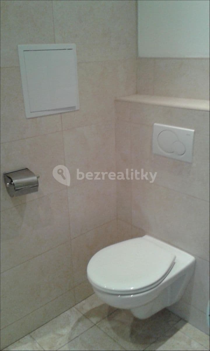 Prenájom bytu 1-izbový 35 m², Husovo náměstí, Nové Město nad Metují, Královéhradecký kraj Prenájom bytu 1-izbový 35 m², Husovo náměstí, Nové Město nad Metují, Královéhradecký kraj