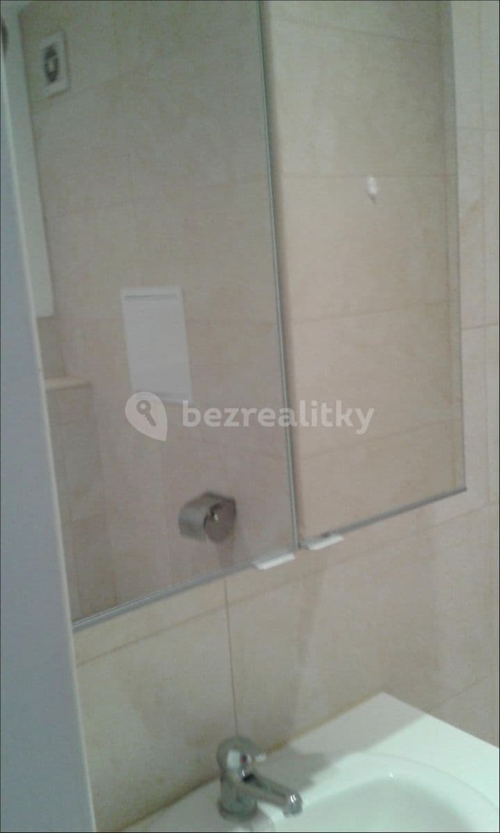 Prenájom bytu 1-izbový 35 m², Husovo náměstí, Nové Město nad Metují, Královéhradecký kraj Prenájom bytu 1-izbový 35 m², Husovo náměstí, Nové Město nad Metují, Královéhradecký kraj