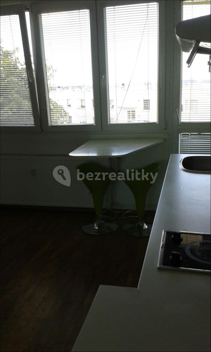 Prenájom bytu 1-izbový 35 m², Husovo náměstí, Nové Město nad Metují, Královéhradecký kraj Prenájom bytu 1-izbový 35 m², Husovo náměstí, Nové Město nad Metují, Královéhradecký kraj