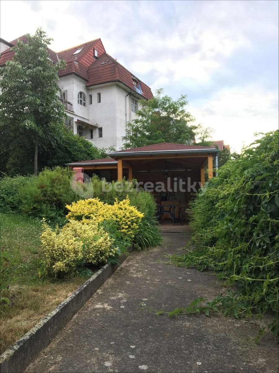 Prenájom bytu 1-izbový 40 m², Nad Santoškou, Praha, Praha Prenájom bytu 1-izbový 40 m², Nad Santoškou, Praha, Praha