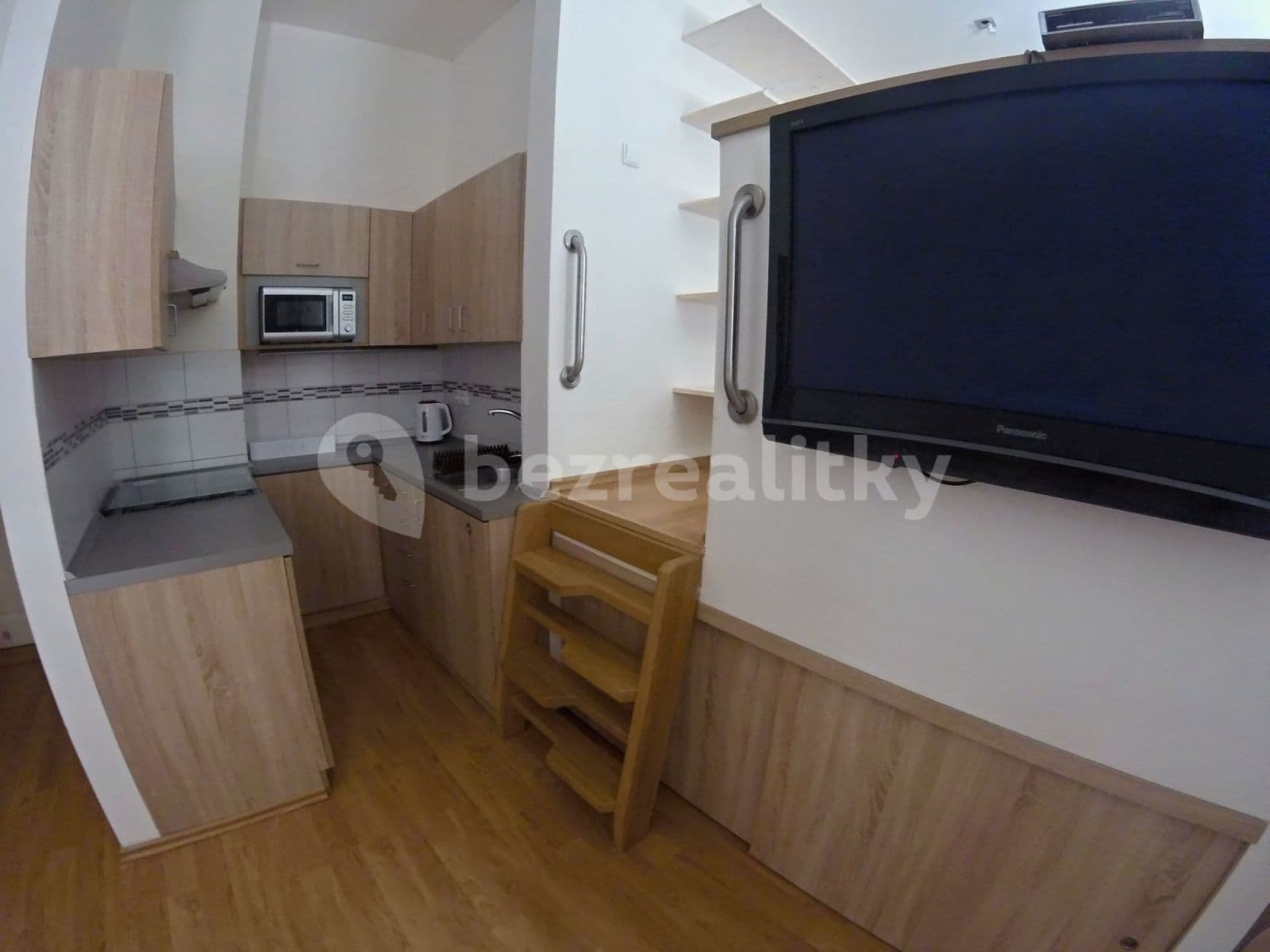 Prenájom bytu 1-izbový 40 m², Nad Santoškou, Praha, Praha Prenájom bytu 1-izbový 40 m², Nad Santoškou, Praha, Praha